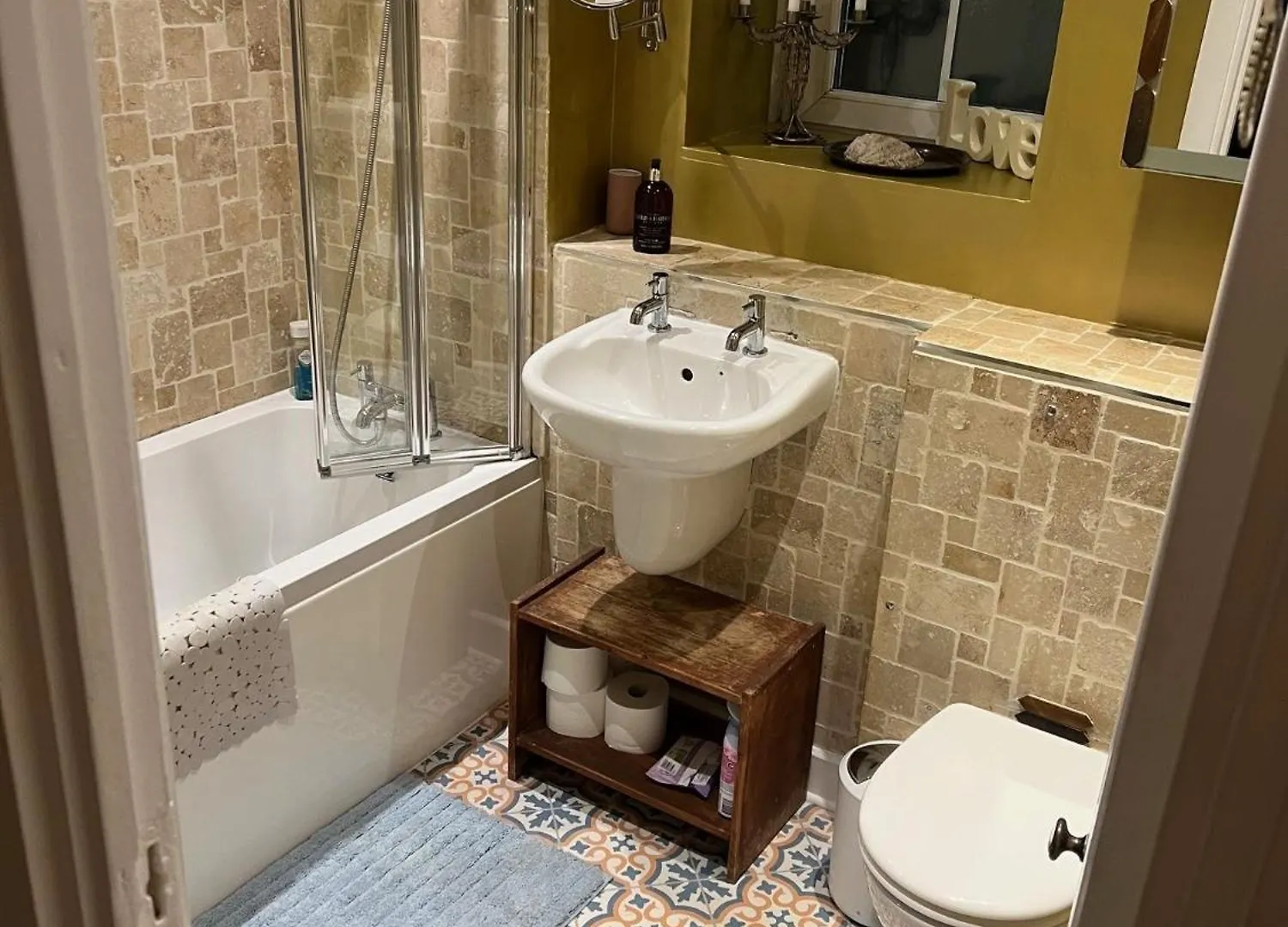 Great Rooms In An Uber Cool Flat! London Bridge 0*,  Birleşik Krallık